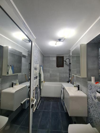 Apartament cu 3 camere semidecomandat în Țiglina 1