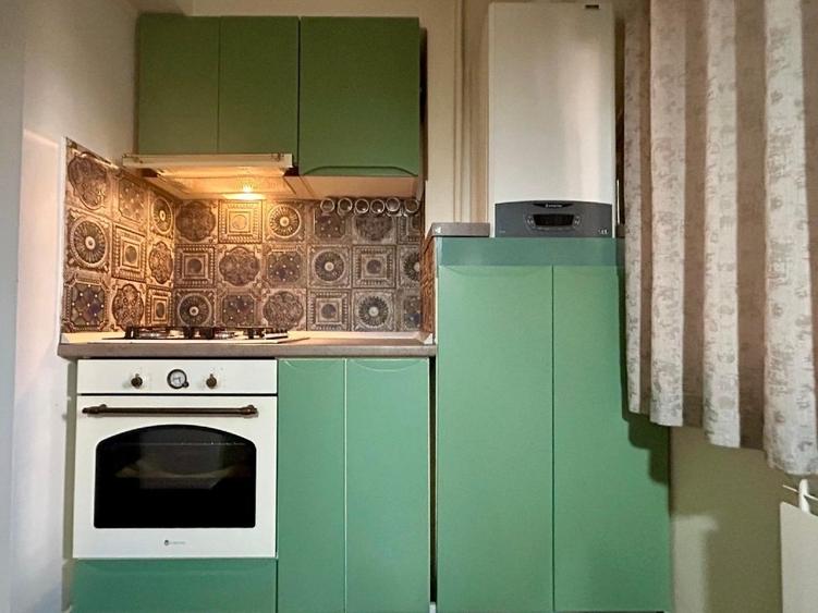 Apartament cu 3 camere decomandat, mobilat în Micro 19
