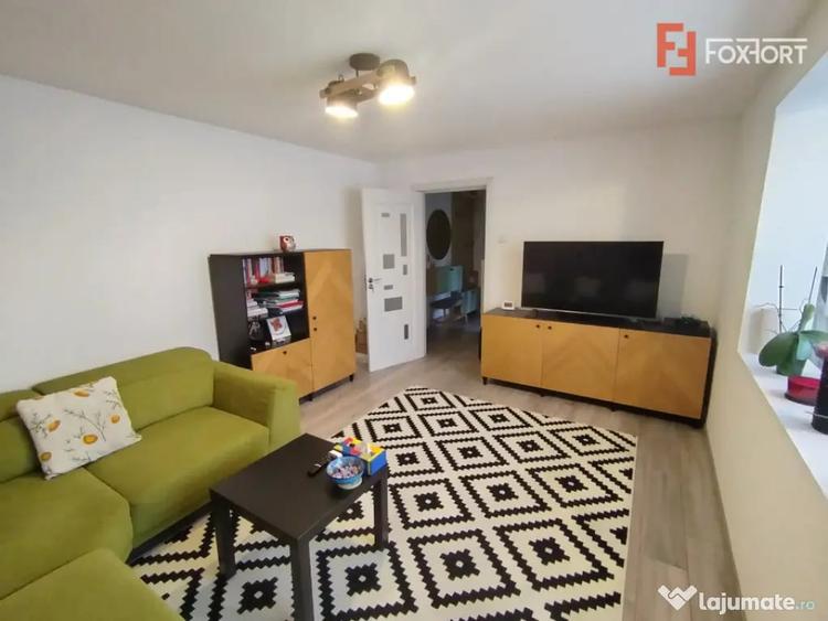 Apartament cu 3 camere decomandat în P-ța Doina