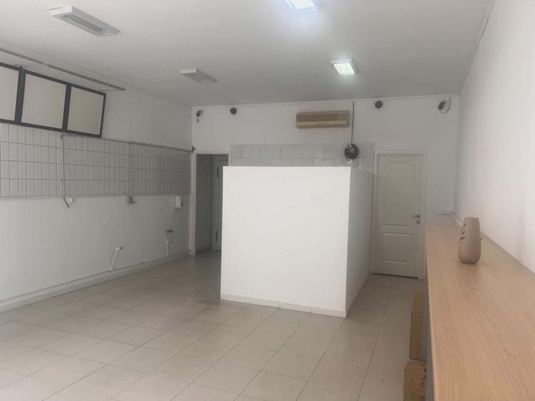 Spațiu comercial, de 55 mp, în Deve