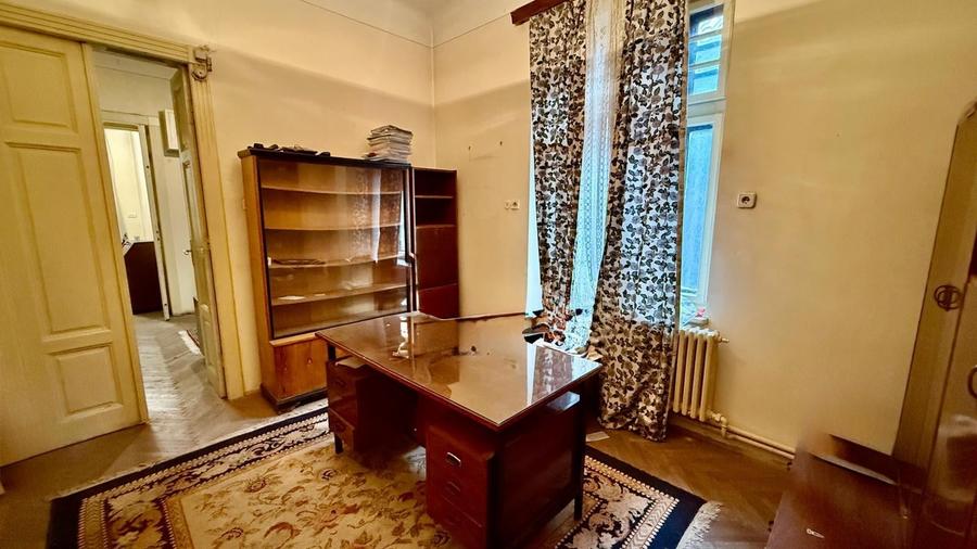 Casă cu 6 camere cu Teren 236 Mp în Copou
