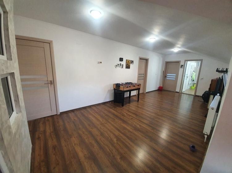 Casă cu 4 camere în Căldăraru