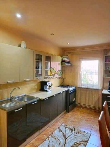 Apartament cu 2 camere semidecomandat, mobilat în Vest
