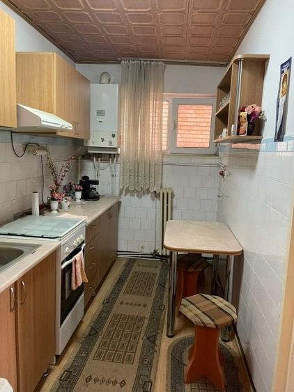 Apartament cu 2 camere decomandat, mobilat în Micro 4