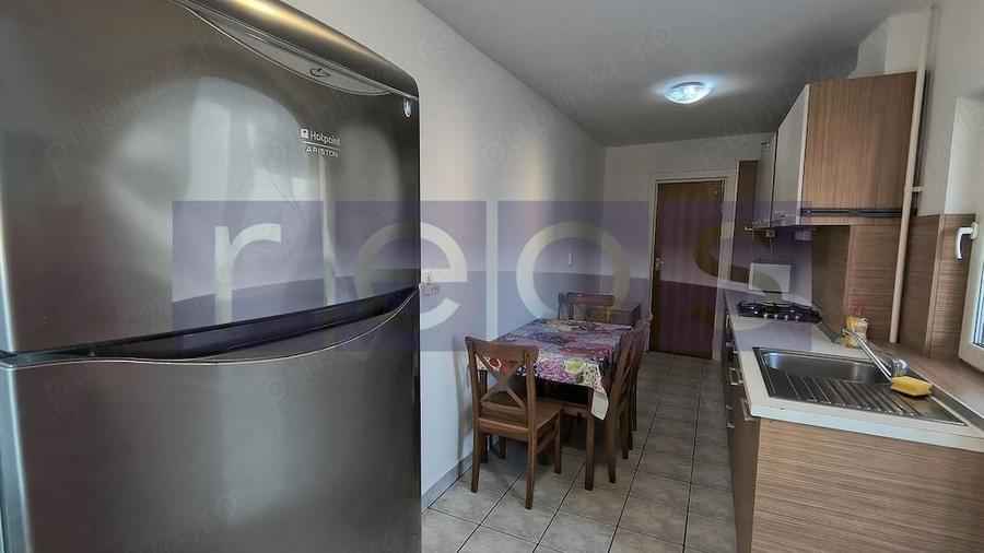 Apartament cu 4 camere decomandat, mobilat în Victoriei