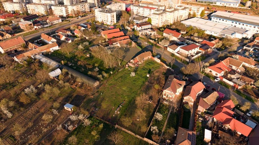 Teren Construcții intravilan de 1811 mp, în Aradul Nou