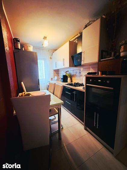 Ap.3 camere |complet utilat |2 parcari abonam -Mana?turAle. Retezat 2 - 5