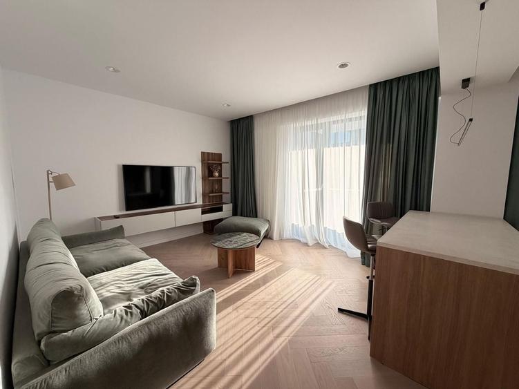 Apartament cu 3 camere decomandat, mobilat în Iancu Nicolae