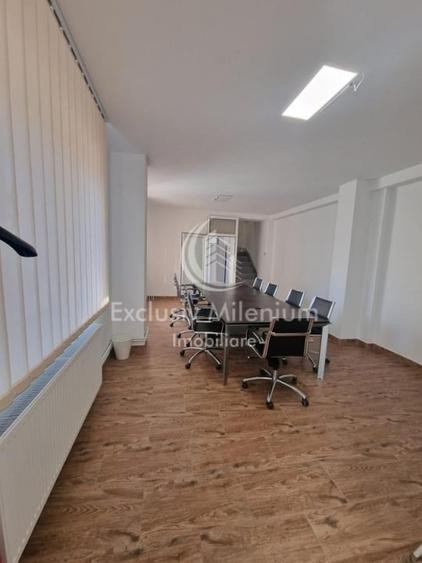 Casă individuală cu 6 camere cu Teren 165 Mp în Vatra Luminoasă