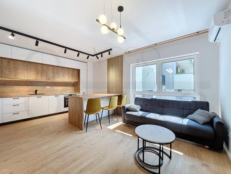 Apartament cu 3 camere semidecomandat, mobilat în Gheorgheni