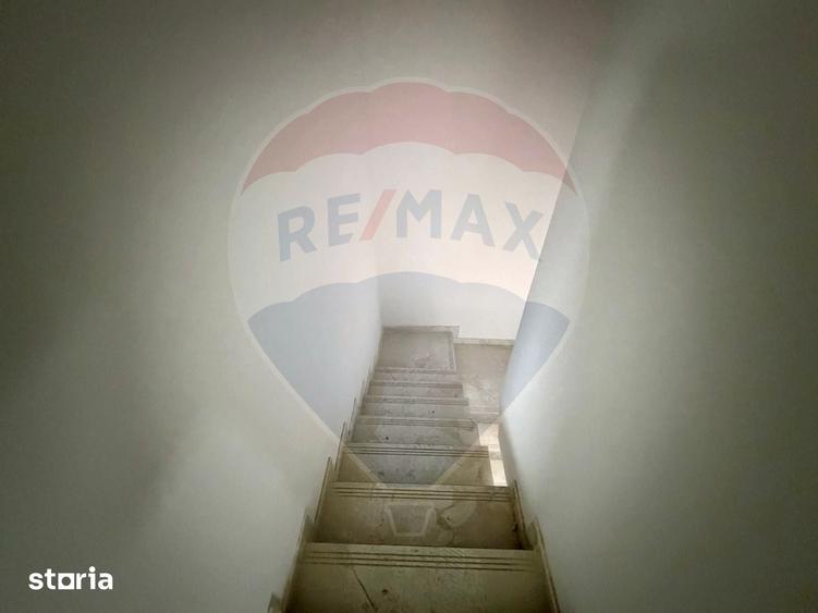 Casă cu 4 camere cu Teren 200 Mp în Central