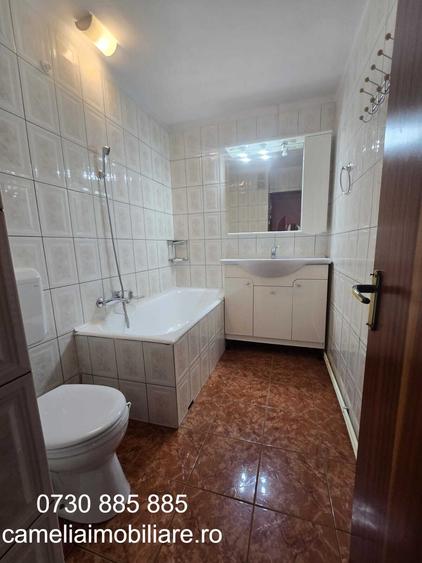 Apartament cu 4 camere semidecomandat în Gorjului