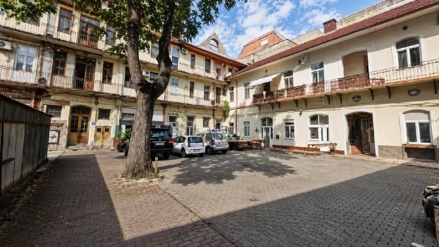 Apartament cu 3 camere decomandat în Ultracentral