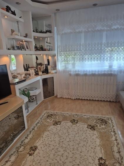 Apartament cu 3 camere decomandat, mobilat în Central
