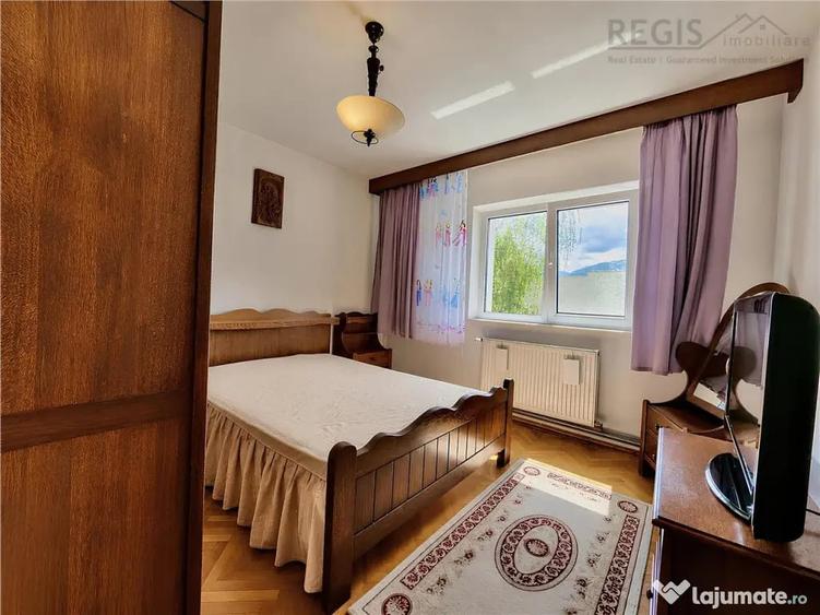 Apartament cu 4 camere decomandat în Sud