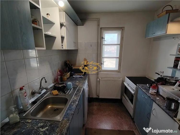 Casă cu 5 camere cu Teren 2000 Mp în Central