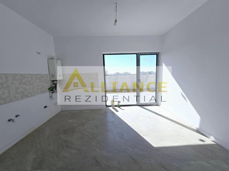 Vila individuala- 4 camere- panouri solare- 800m de STV - 4