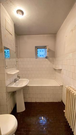 Apartament cu 3 camere decomandat în Tineretului