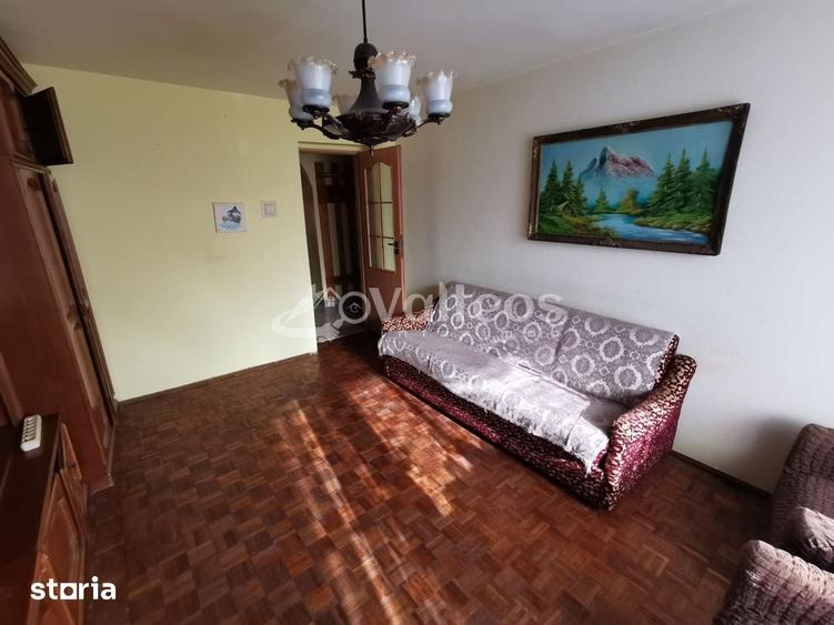Apartament cu 4 camere decomandat în Central