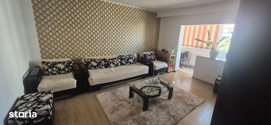 Apartament cu 3 camere decomandat în Găvana