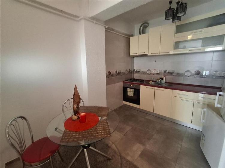 Apartament cu 2 camere semidecomandat în Exterior Sud