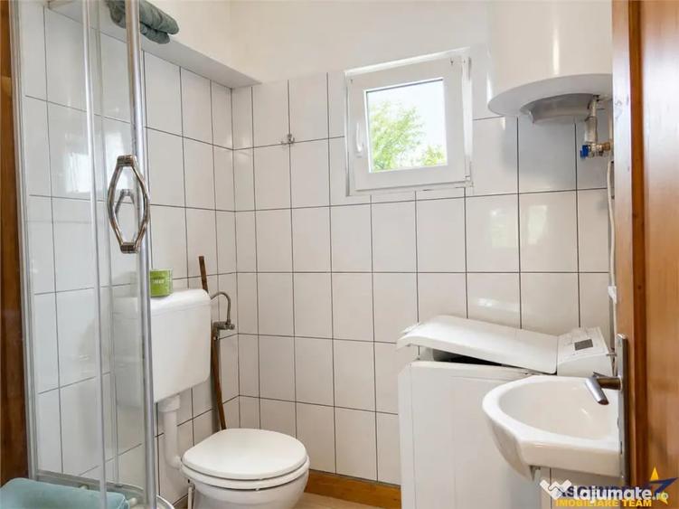 Casă cu 4 camere cu Teren 2200 Mp în Băcel