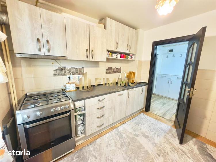 Apartament cu 3 camere decomandat în Central