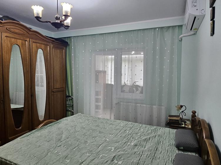 Apartament cu 3 camere, mobilat în Nerva Traian