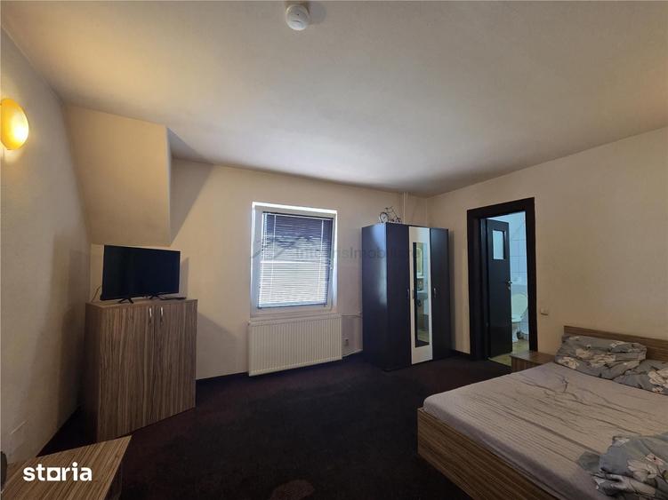 Casă cu Teren 2766 Mp în Sânmartin