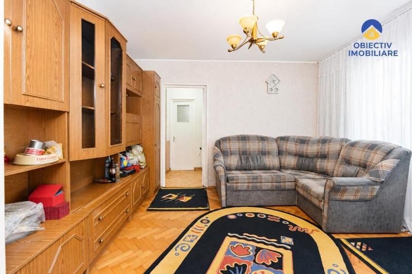 Apartament cu 3 camere semidecomandat, mobilat în Dărmănești