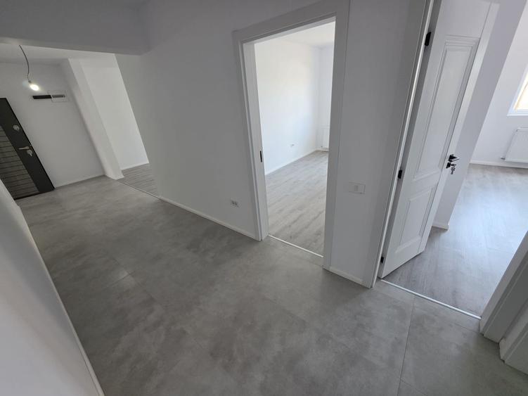 Apartament cu 3 camere decomandat în Dobroești