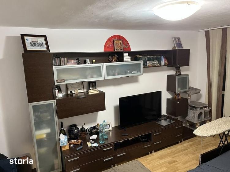 Apartament cu 3 camere decomandat în Rahova