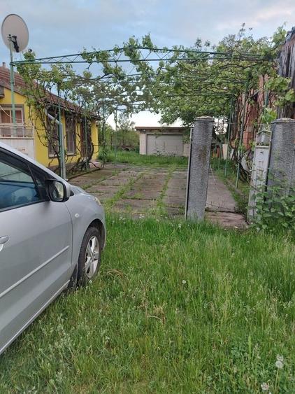 Casă cu 3 camere în Sâmbăteni