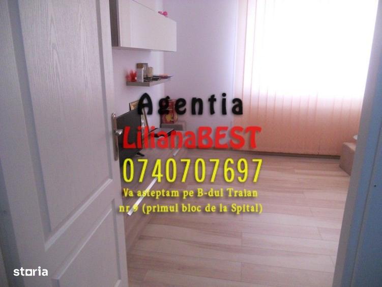 Apartament cu 3 camere decomandat în Calea Romanului