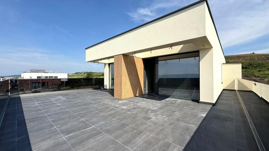 Duplex cu 4 camere cu Canalizare în Iris