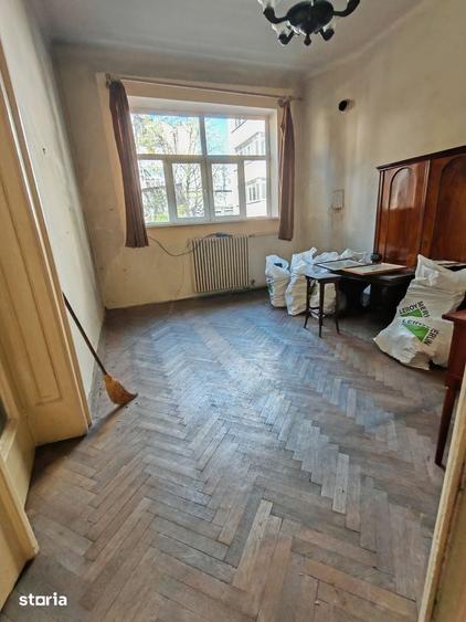 Apartament cu 4 camere în Cișmigiu