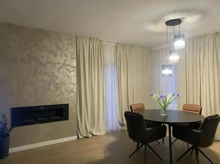 Casă cu 4 camere cu Teren 250 Mp în Exterior Vest