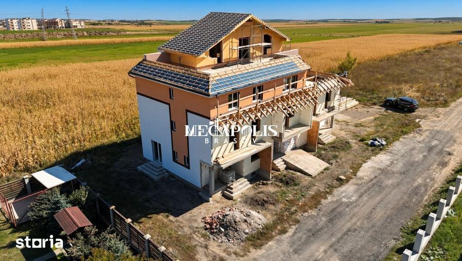 Casă cu 4 camere cu Teren 300 Mp în Central