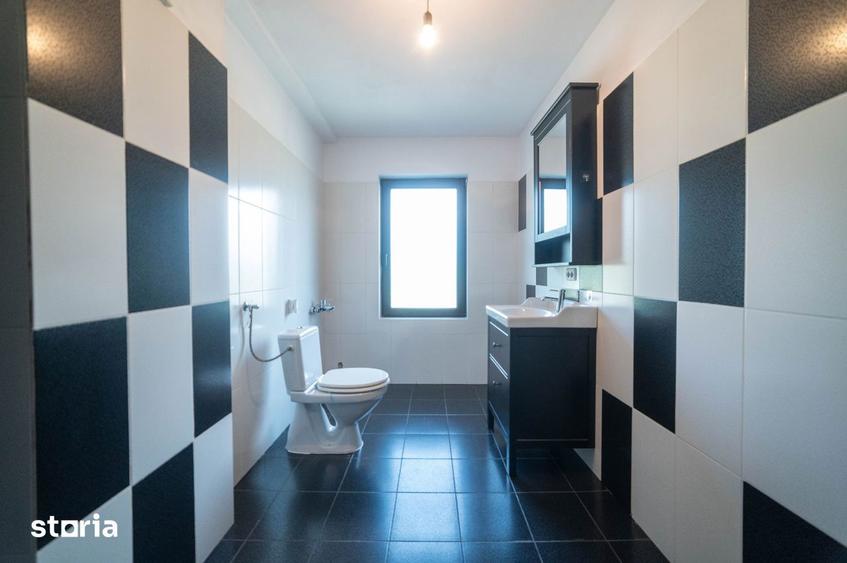 Casă cu 8 camere cu Canalizare în Aradului