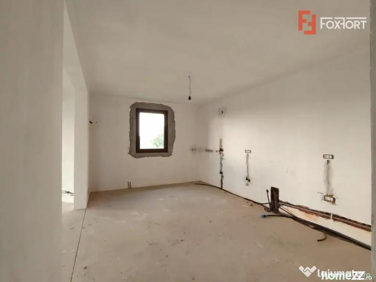 Casă cu 5 camere cu Teren 747 Mp în Sânandrei