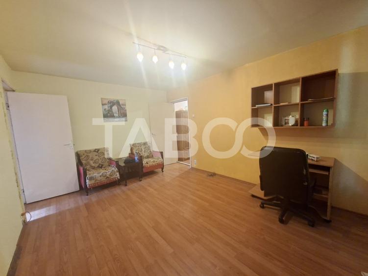Apartament cu 2 camere semidecomandat, mobilat în Mihai Viteazul