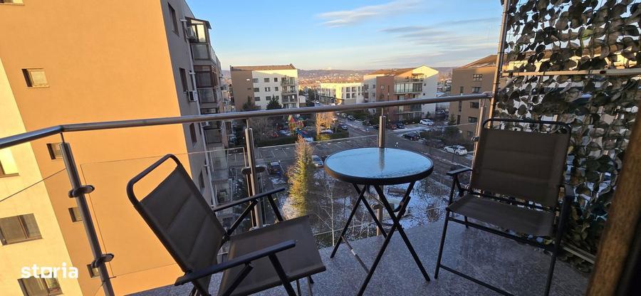 Apartament cu 3 camere, mobilat în Central