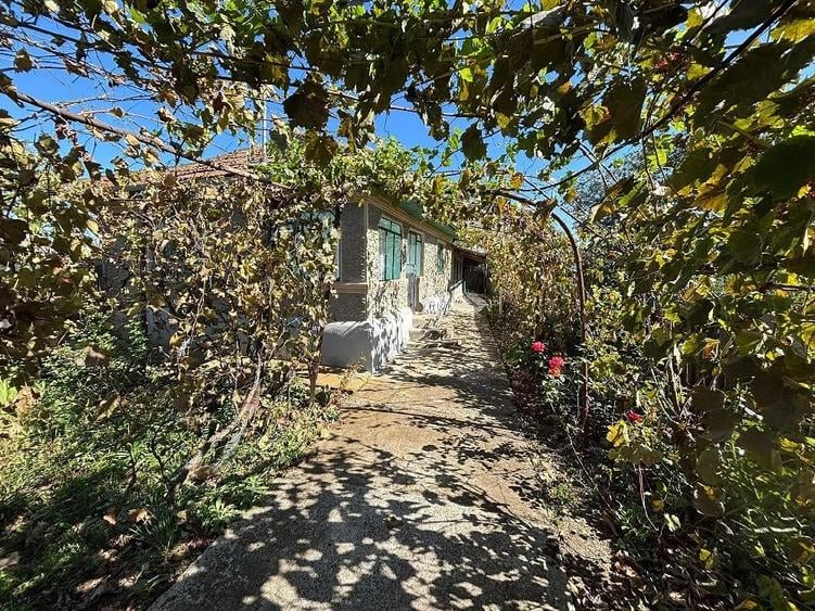 Casă cu Teren 770 Mp în Tomșani