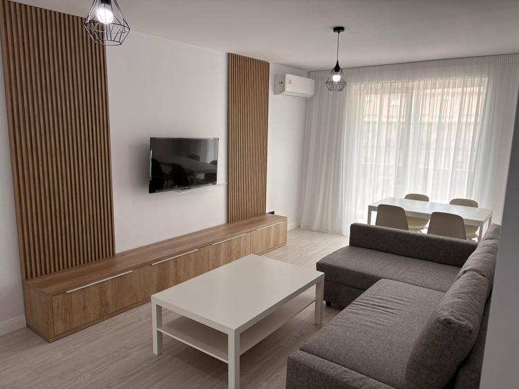 Apartament cu 2 camere decomandat în Central