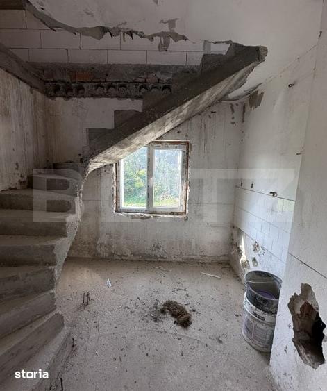 Casă cu 9 camere cu Teren 500 Mp în Feleacu