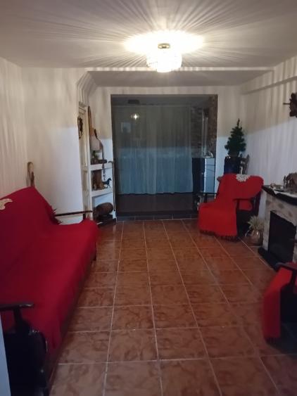 Casă individuală cu 5 camere cu Teren 756 Mp în Central
