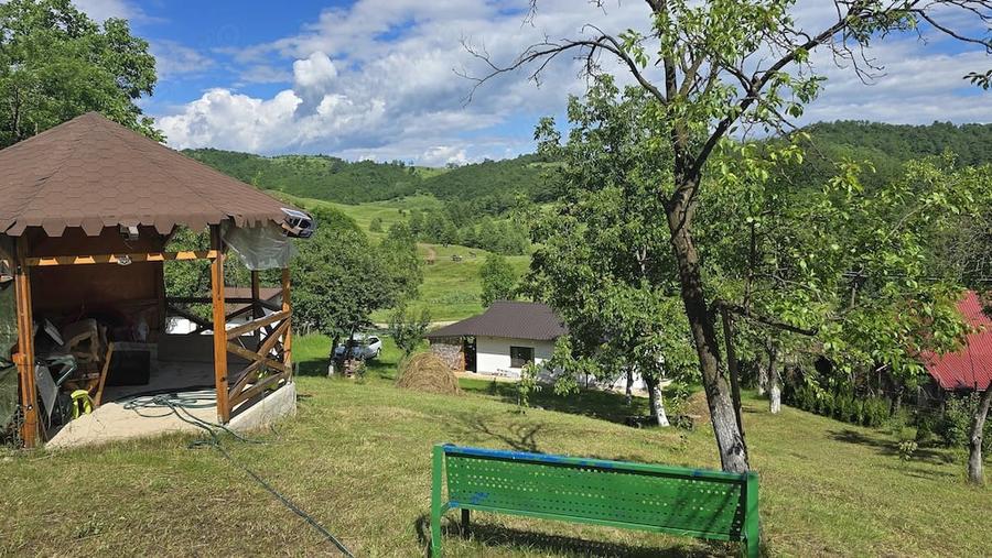 Casă cu Teren 2063 Mp în Ștefești