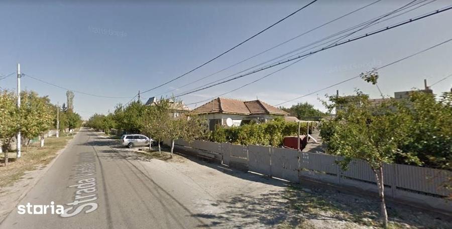 Casă cu 3 camere cu Teren 1800 Mp în Central