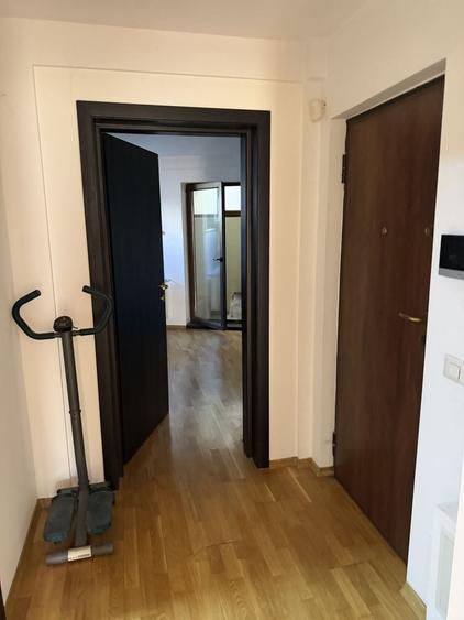 Apartament cu 3 camere decomandat în Exterior Vest