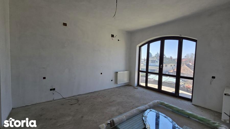 Casă cu 7 camere cu Canalizare în Ciolpani
